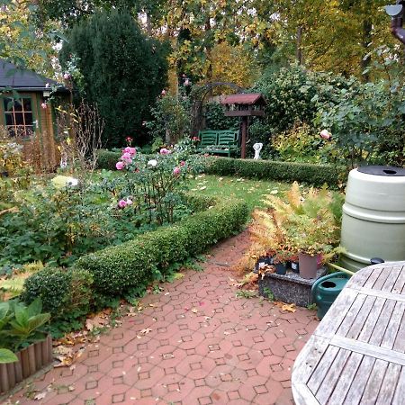 Ruhige, Gemuetliche 1-Zimmer Gartenwohnung Fuer 2 Erwachsene Любек Екстер'єр фото