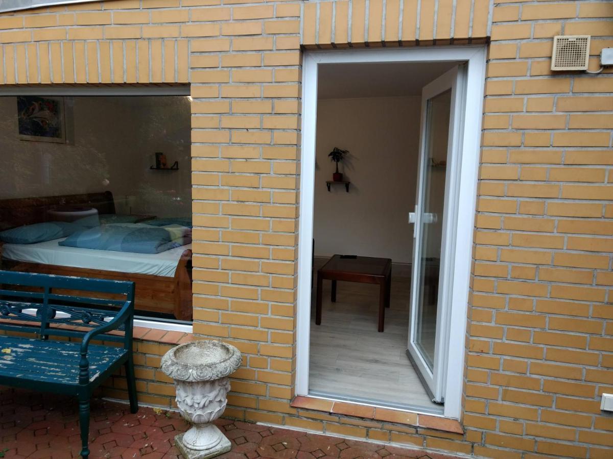 Ruhige, Gemuetliche 1-Zimmer Gartenwohnung Fuer 2 Erwachsene Любек Екстер'єр фото