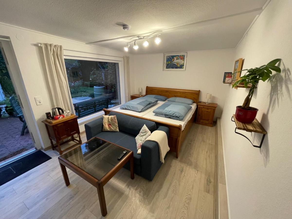 Ruhige, Gemuetliche 1-Zimmer Gartenwohnung Fuer 2 Erwachsene Любек Екстер'єр фото
