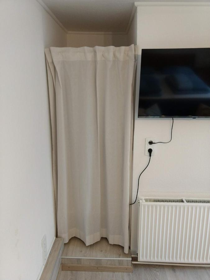 Ruhige, Gemuetliche 1-Zimmer Gartenwohnung Fuer 2 Erwachsene Любек Екстер'єр фото
